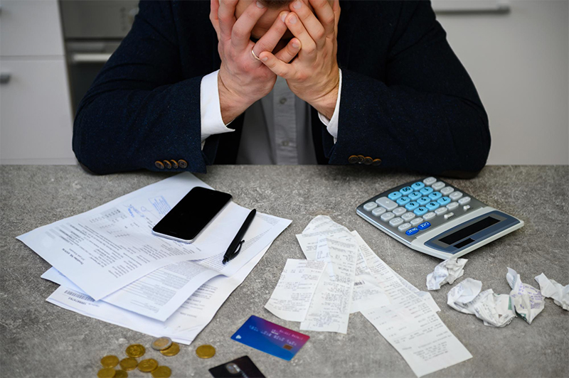 How Median Income & Disposable Income Affect the Type of Bankruptcy You Can File