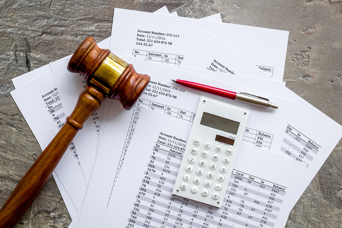 Laws on Qualifying for Bankruptcy in Sterling Heights, Michigan