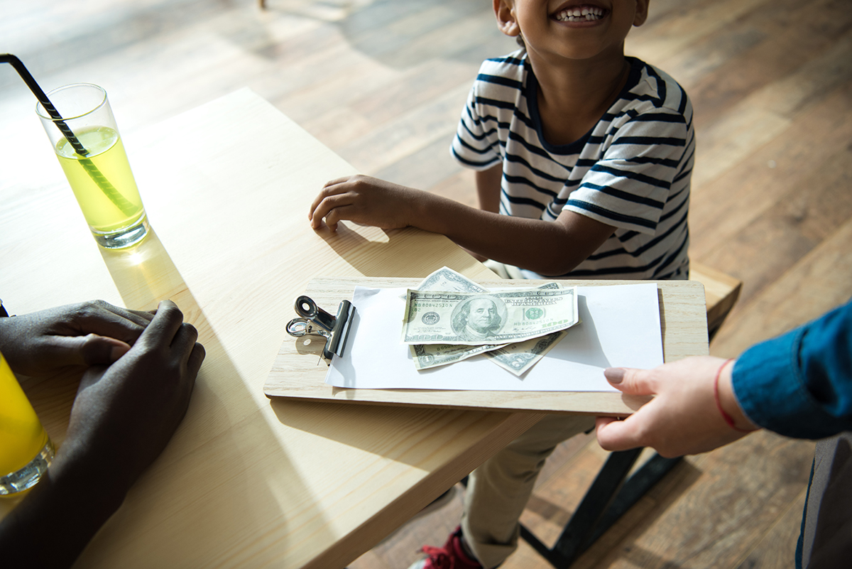 Practical Tips For Teaching Kids and Teens About Money